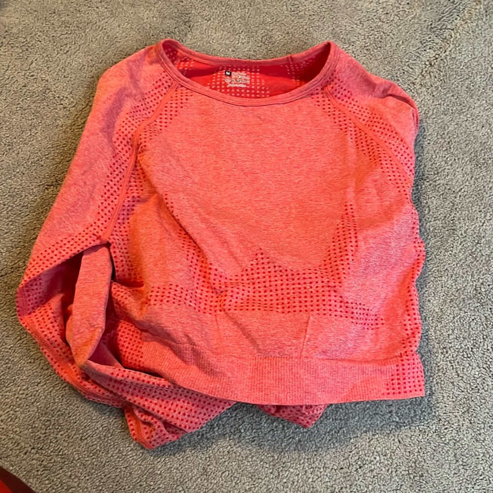 SHEIN woman’s gym shirt